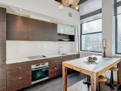 303-770 Fisgard St, Victoria, BC - Indoor Photo Showing Kitchen With Upgraded Kitchen