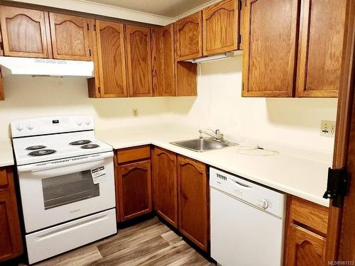 310-1010 Bristol Rd, Saanich, BC - Indoor Photo Showing Kitchen