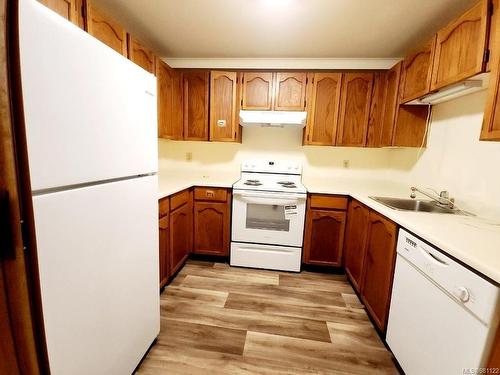 310-1010 Bristol Rd, Saanich, BC - Indoor Photo Showing Kitchen