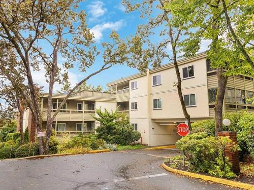 310-1010 Bristol Rd, Saanich, BC - Outdoor With Balcony With Facade