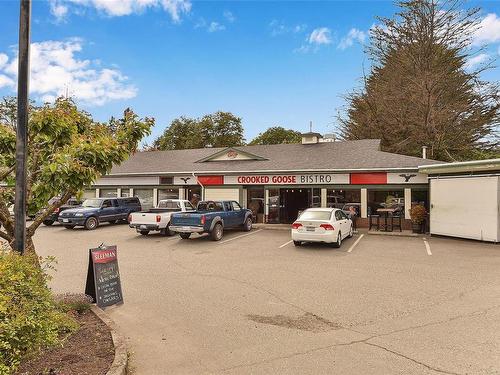 4055 Zinnia Rd, Saanich, BC 