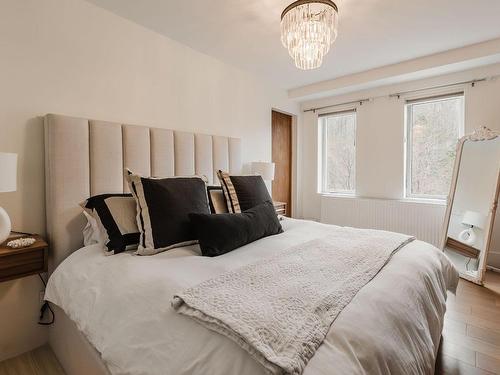 Master bedroom - B35-3940 Ch. De La Côte-Des-Neiges, Montréal (Ville-Marie), QC - Indoor Photo Showing Bedroom