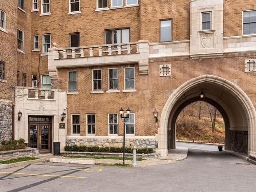 Exterior entrance - B35-3940 Ch. De La Côte-Des-Neiges, Montréal (Ville-Marie), QC - Outdoor