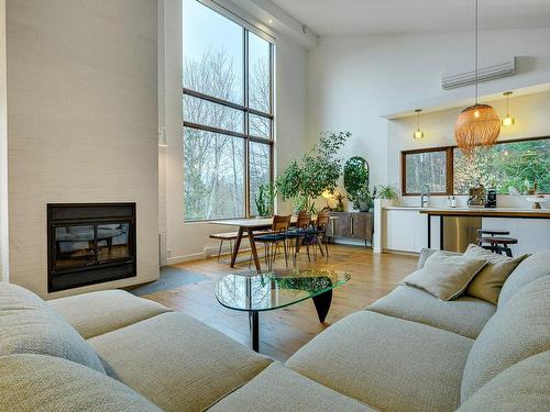 Vue d'ensemble - 6 Ch. Des Pins, Sainte-Anne-Des-Lacs, QC - Indoor Photo Showing Living Room