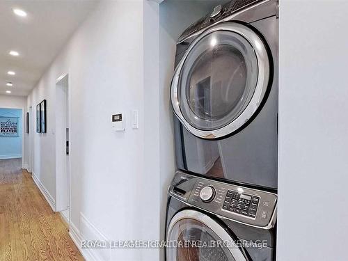 Upper-17 Baroness Cres, Toronto, ON - Indoor Photo Showing Laundry Room