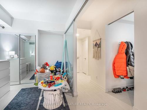 2815-19 Western Battery Rd, Toronto, ON - Indoor Photo Showing Other Room