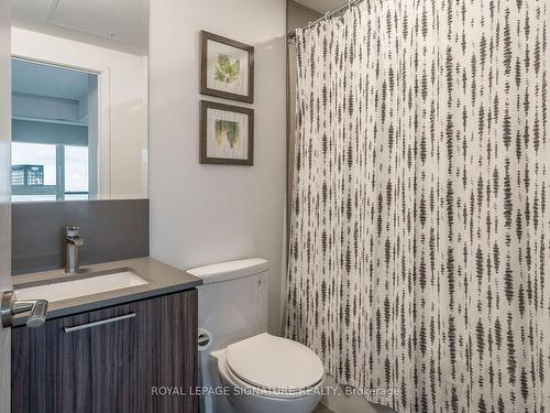 2815-19 Western Battery Rd, Toronto, ON - Indoor Photo Showing Bathroom