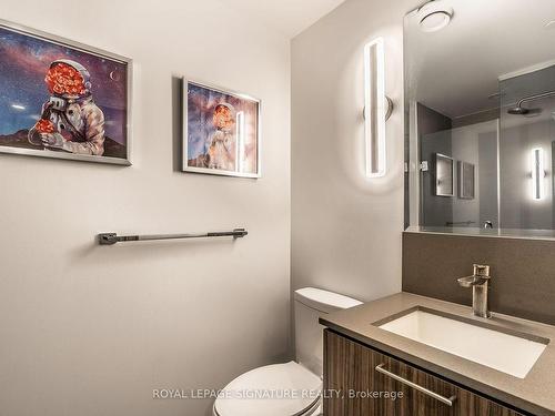 2815-19 Western Battery Rd, Toronto, ON - Indoor Photo Showing Bathroom