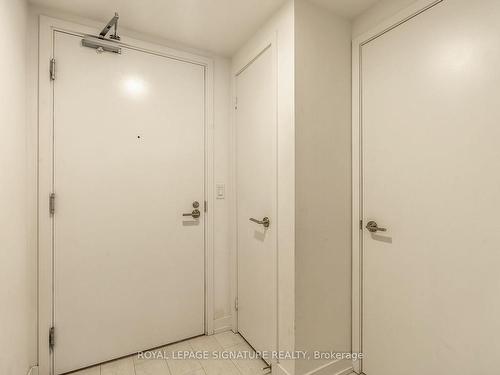 2815-19 Western Battery Rd, Toronto, ON - Indoor Photo Showing Other Room