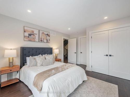 6 Conklin Cres, Aurora, ON - Indoor Photo Showing Bedroom