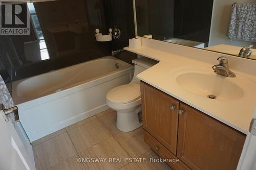 4004 - 60 Absolute Avenue, Mississauga, ON - Indoor Photo Showing Bathroom