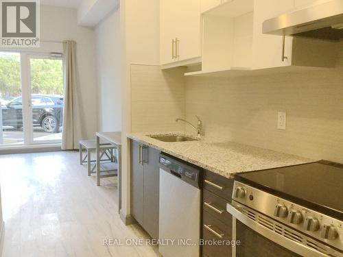 122 - 77 Leland Street, Hamilton, ON - Indoor Photo Showing Kitchen