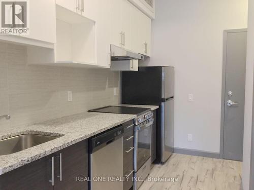 122 - 77 Leland Street, Hamilton, ON - Indoor Photo Showing Kitchen