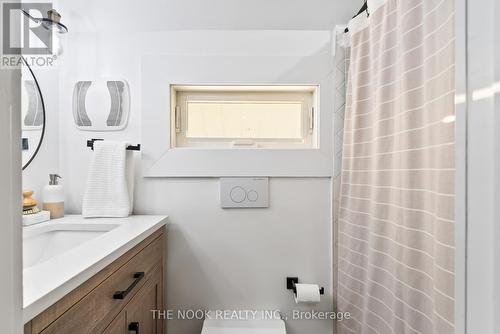 112 Nappadale Street, Kawartha Lakes (Woodville), ON - Indoor Photo Showing Bathroom