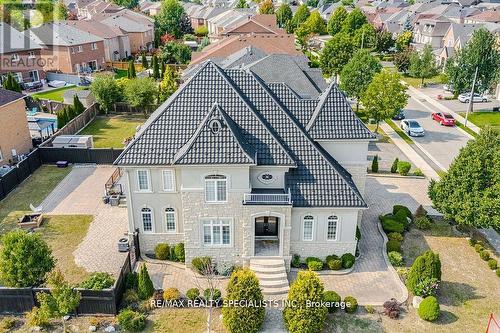 2 Belleville Drive, Brampton, ON - Outdoor