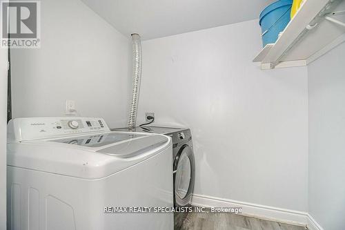 2 Belleville Drive, Brampton, ON - Indoor Photo Showing Laundry Room