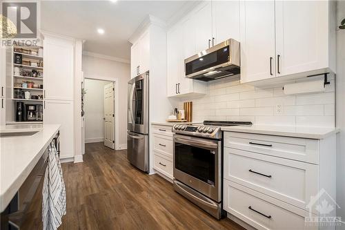 734 Powers Road, Perth, ON - Indoor Photo Showing Kitchen With Upgraded Kitchen