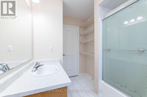 14 Passfield Trail, Brampton, ON - Indoor Photo Showing Bathroom