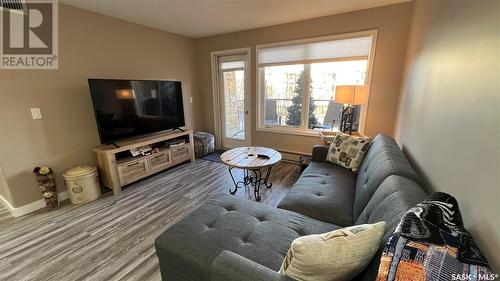 312 1622 Acadia Drive, Saskatoon, SK - Indoor Photo Showing Living Room