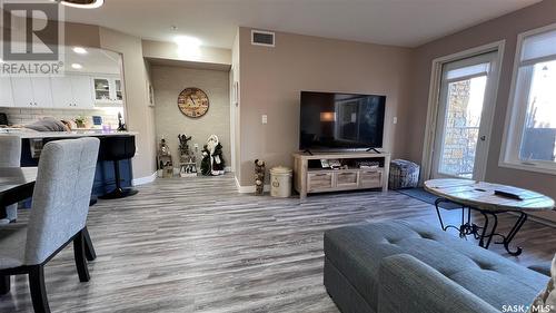 312 1622 Acadia Drive, Saskatoon, SK - Indoor Photo Showing Living Room