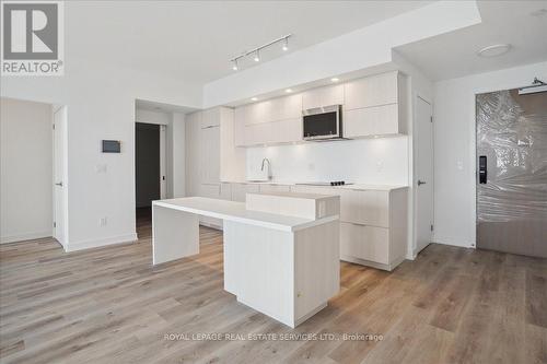 370 Martha Street S, Burlington, ON - Indoor Photo Showing Kitchen