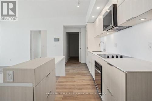 370 Martha Street S, Burlington, ON - Indoor Photo Showing Kitchen With Upgraded Kitchen