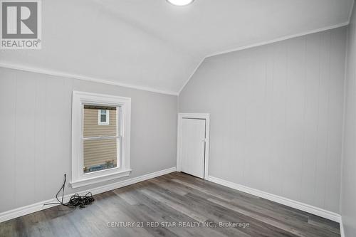 5082 St. Lawrence Avenue, Niagara Falls, ON - Indoor Photo Showing Other Room