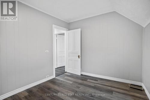 5082 St. Lawrence Avenue, Niagara Falls, ON - Indoor Photo Showing Other Room