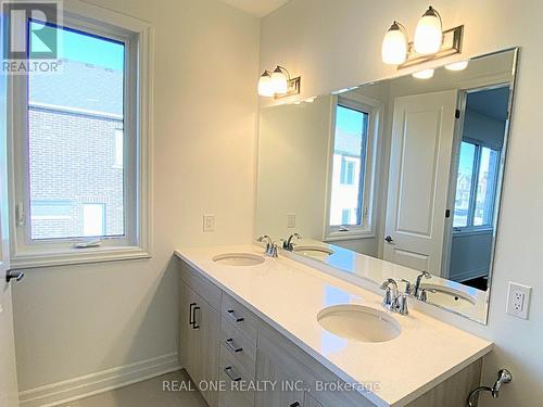 42 Misthollow Crescent, Markham, ON - Indoor Photo Showing Bathroom