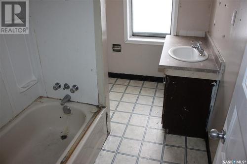 1913 Montreal Street, Regina, SK - Indoor Photo Showing Bathroom