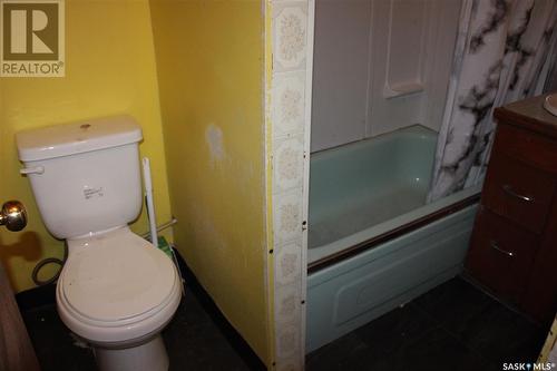 1913 Montreal Street, Regina, SK - Indoor Photo Showing Bathroom