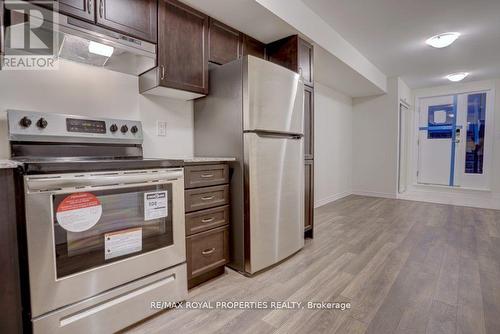 434 - 2789 Eglinton Avenue E, Toronto, ON - Indoor Photo Showing Kitchen