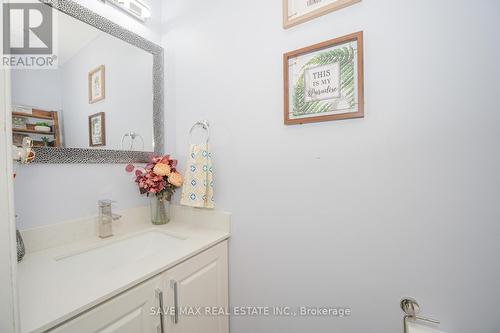 51 Burgess Crescent, Brantford, ON -  Photo Showing Bathroom