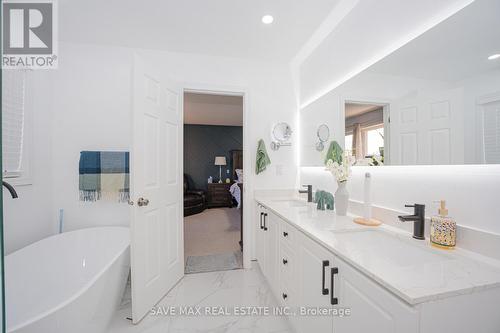 51 Burgess Crescent, Brantford, ON - Indoor Photo Showing Bathroom