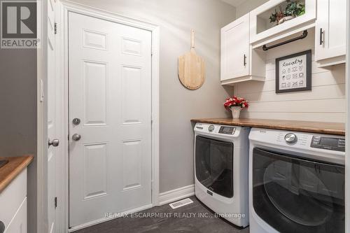 22 Martha Court, Pelham, ON - Indoor Photo Showing Laundry Room