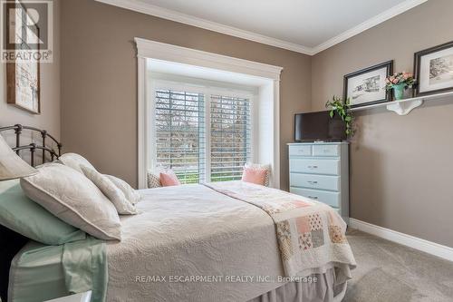 22 Martha Court, Pelham, ON - Indoor Photo Showing Bedroom