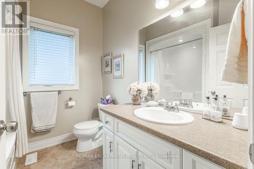 22 Martha Court, Pelham, ON - Indoor Photo Showing Bathroom