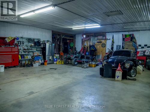 30155 Celtic Line, Dutton/Dunwich (Dutton), ON - Indoor Photo Showing Garage