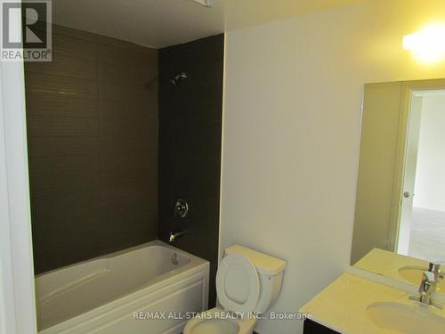 305 - 9500 Markham Road, Markham, ON - Indoor Photo Showing Bathroom