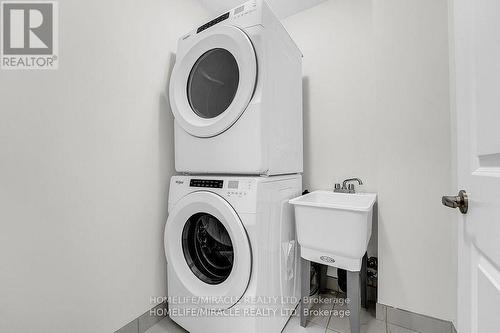 150 Sonoma Lane, Hamilton, ON - Indoor Photo Showing Laundry Room