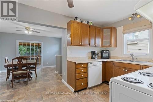 112 Clara Street, Thorold, ON - Indoor Photo Showing Kitchen With Double Sink