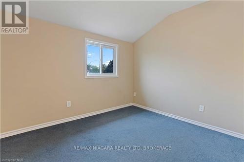 112 Clara Street, Thorold, ON - Indoor Photo Showing Other Room