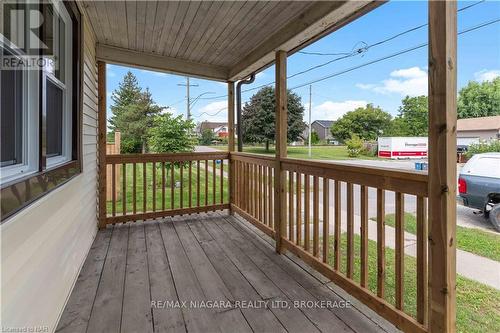 112 Clara Street, Thorold, ON - Outdoor With Deck Patio Veranda With Exterior