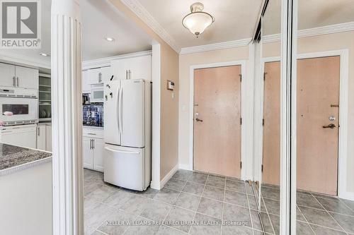 502 - 5 Concorde Place, Toronto, ON - Indoor Photo Showing Kitchen