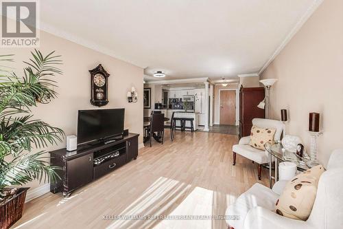 502 - 5 Concorde Place, Toronto, ON - Indoor Photo Showing Living Room