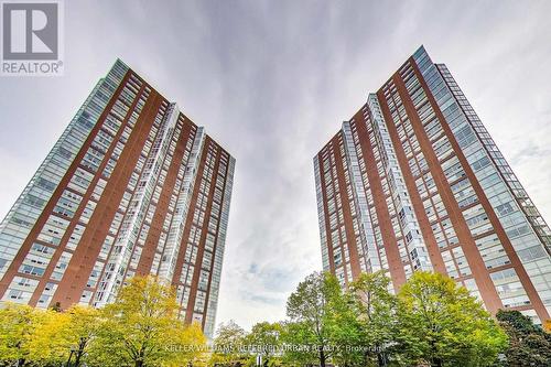 502 - 5 Concorde Place, Toronto, ON - Outdoor With Facade