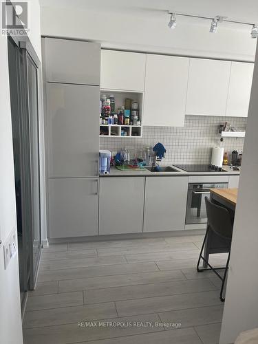 Ph08 - 5 Buttermill Avenue, Vaughan, ON - Indoor Photo Showing Kitchen