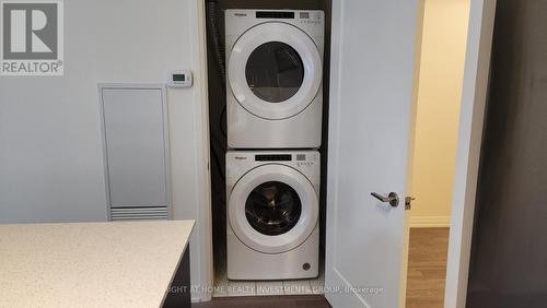 404 - 8960 Jane Street, Vaughan, ON - Indoor Photo Showing Laundry Room