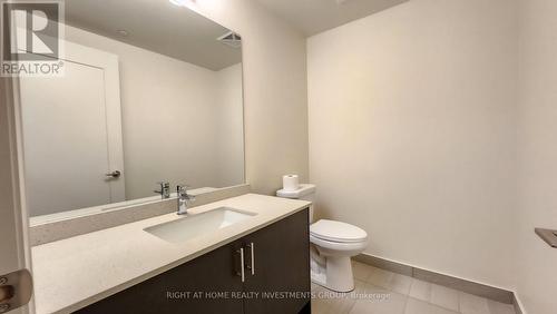 404 - 8960 Jane Street, Vaughan, ON - Indoor Photo Showing Bathroom