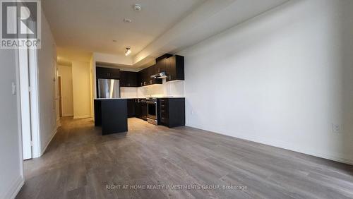 404 - 8960 Jane Street, Vaughan, ON - Indoor Photo Showing Kitchen